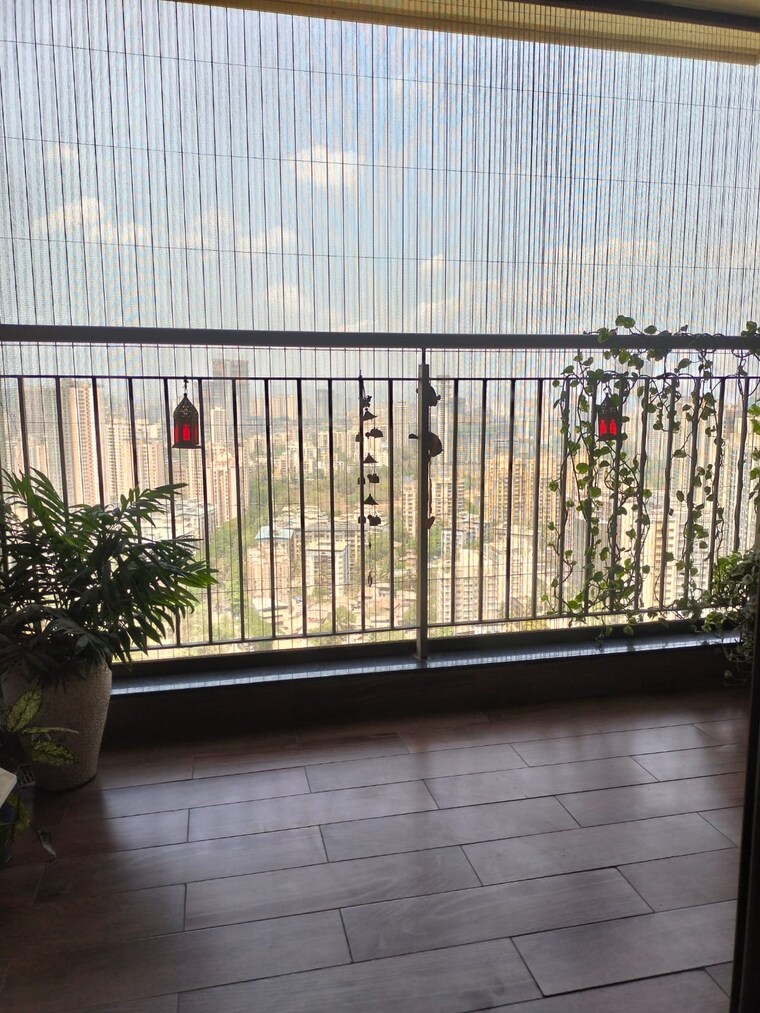 Balcony, kalpataru-paramount 2 Bedroom 711 Sq.Ft. Apartment In Kapur Bawdi Thane 10222150