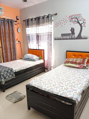  Pg For Rent in Wagle Industrial Estate