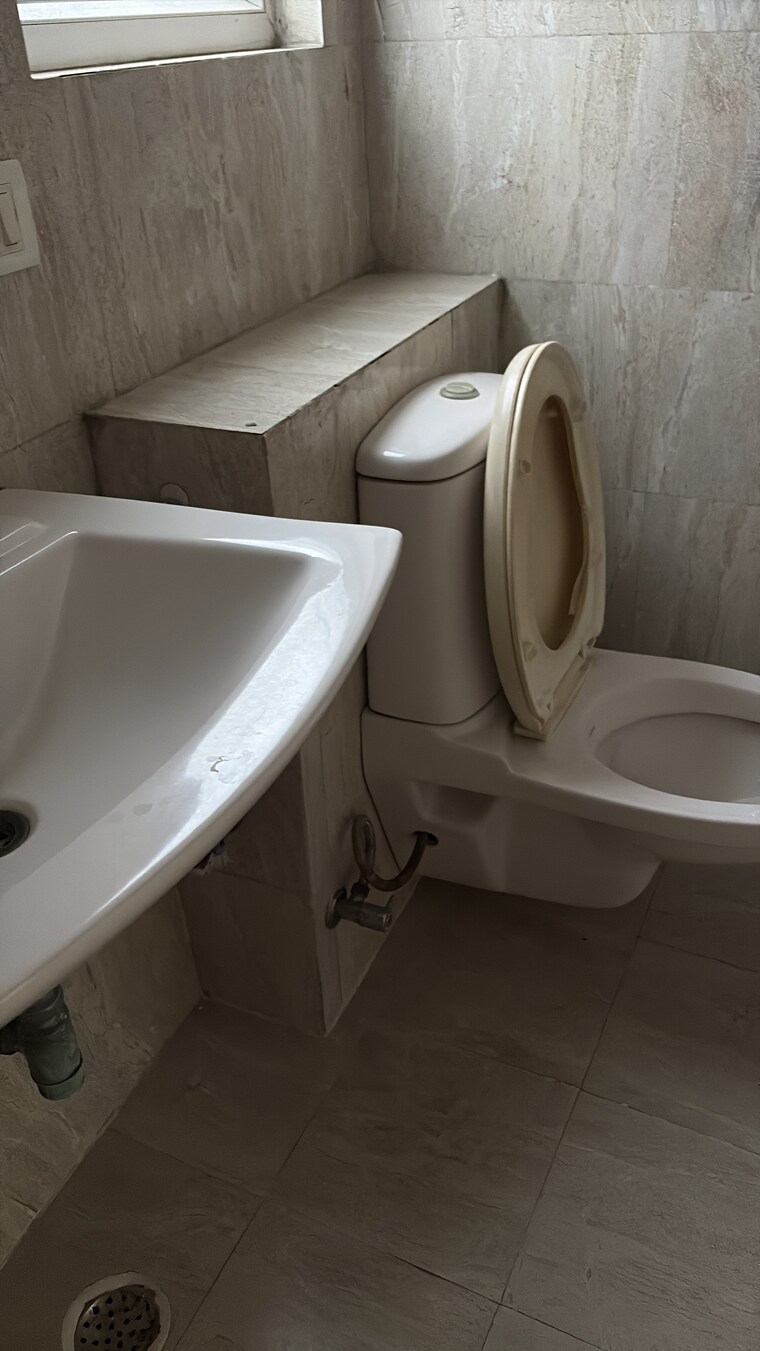 Bathroom, 3c-lotus-boulevard 2 Bedroom 1130 Sq.Ft. Apartment In Sector 100 Noida 10222162