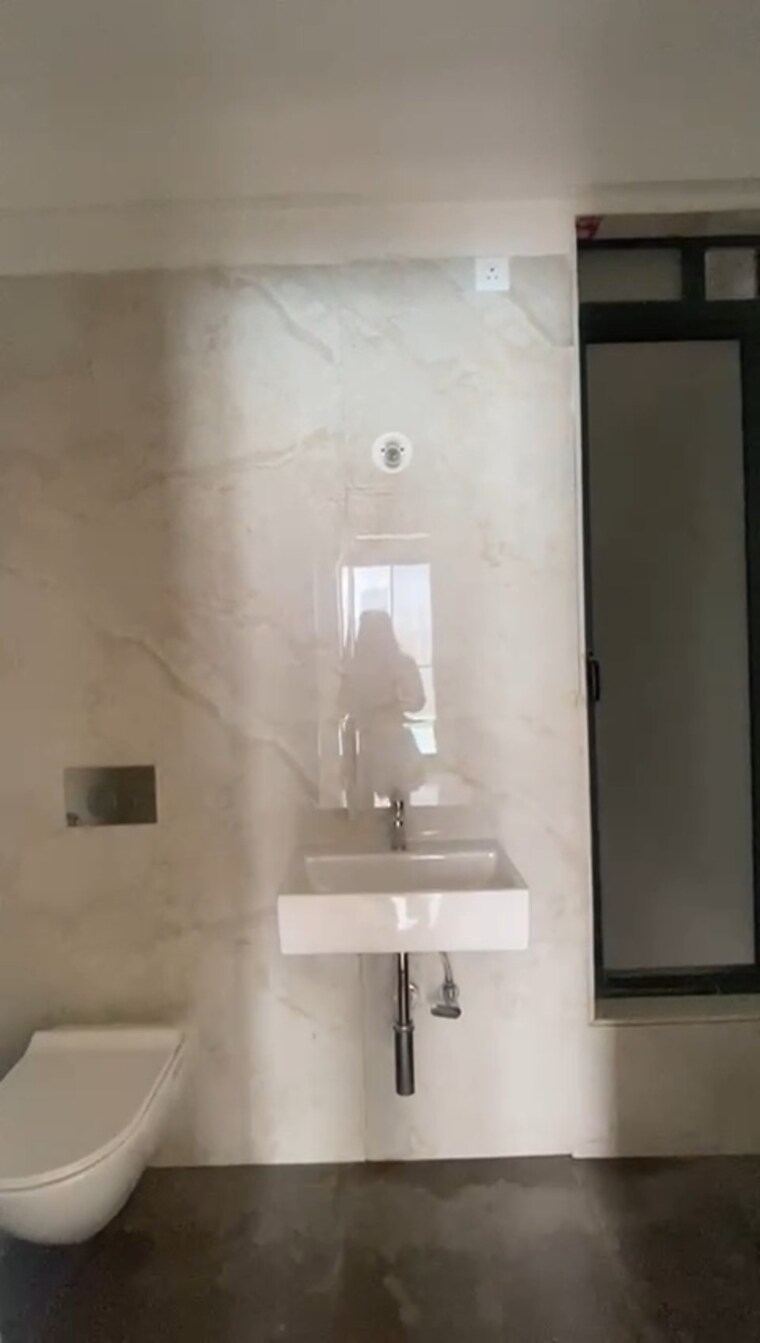 Bathroom, jivan-prakash-apartment 2 Bedroom 778 Sq.Ft. Apartment In Matunga West Mumbai 10222171