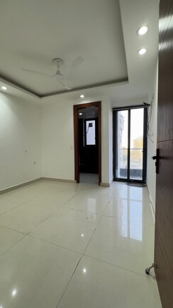 1 BHK + Servant Room Apartment For Rent in Chattarpur