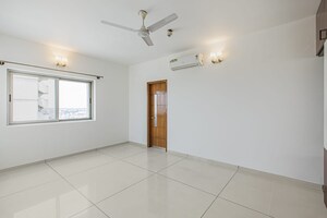 Room in 3 BHK Apartment at Majestic Residency, Btm Layout – for Sale