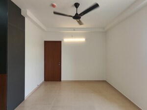 Room in  Apartment at Bhartiya Nikoo Homes Phase 2, Thanisandra Main Road – for Rent