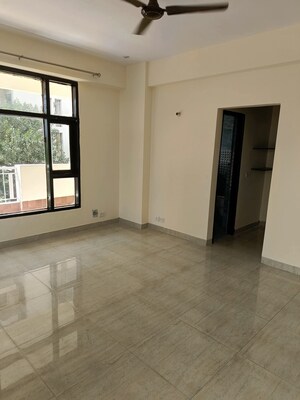 Room in 3 BHK Apartment at Atlantis CGHS, Sector 47 – for Rent