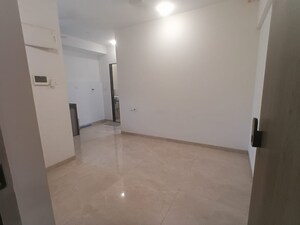 Room in 1 BHK Apartment at Platinum Casa Millennia, Andheri West – for Rent