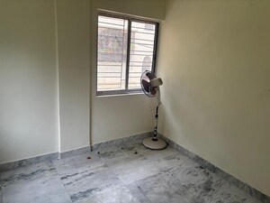 Room in 3 BHK Apartment at Sristi Plaza, Chinar Park – for Rent