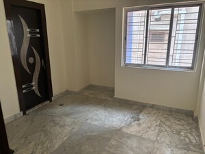 Room in 3 BHK Apartment at Sristi Plaza, Chinar Park – for Rent