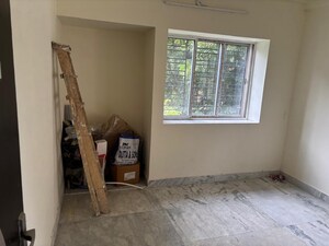 Room in 3 BHK Apartment at Sristi Plaza, Chinar Park – for Rent