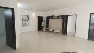 Room in 3 BHK Apartment at Cybercity Rainbow Vistas Rock Gardens, Hi Tech City – for Rent