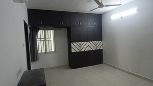 Room in 3 BHK Apartment at Cybercity Rainbow Vistas Rock Gardens, Hi Tech City – for Rent