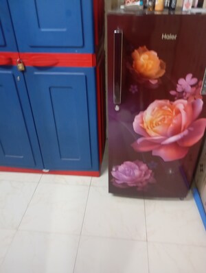 Furnished Amenities in 1 BHK Apartment at Kaizer Apartment, Andheri East – for Sale