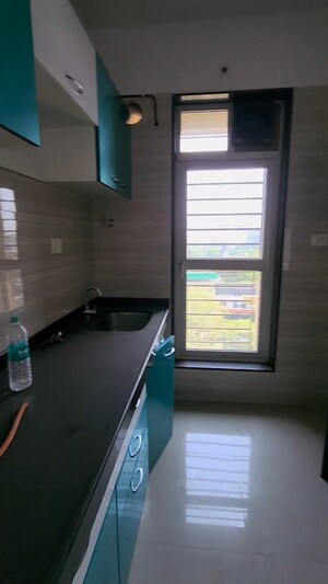 Furnished Amenities in 3 BHK Apartment at Sheth Vasant Lawns, Laxmi Nagar – for Rent