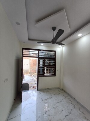 Room in 4 BHK Independent House at Palla – for Sale