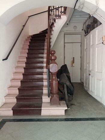 2.5 BHK Flat for Sale in Kemps Corner, Mumbai
