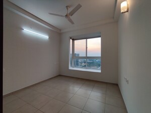 Room in 2 BHK Apartment at Bhartiya City, Thanisandra Main Road – for Rent