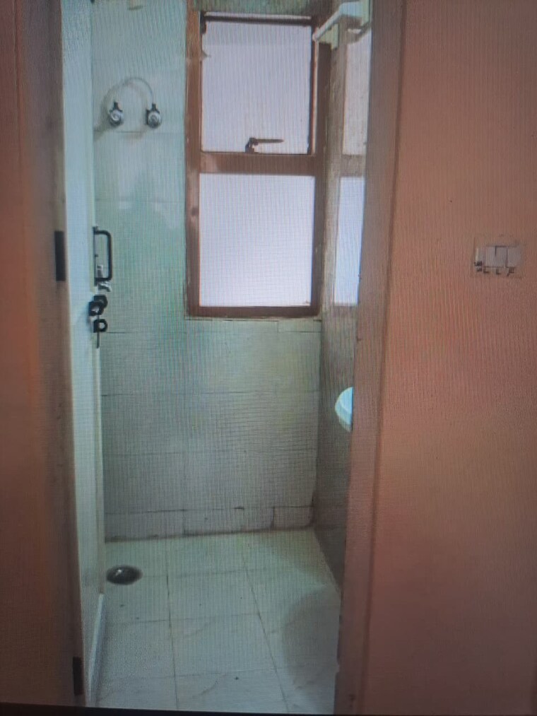 Bathroom, gnida-lohiya-enclave-omicron-1a 2 Bedroom 624 Sq.Ft. Apartment In Omicron 1a Greater Noida Greater Noida 10228767