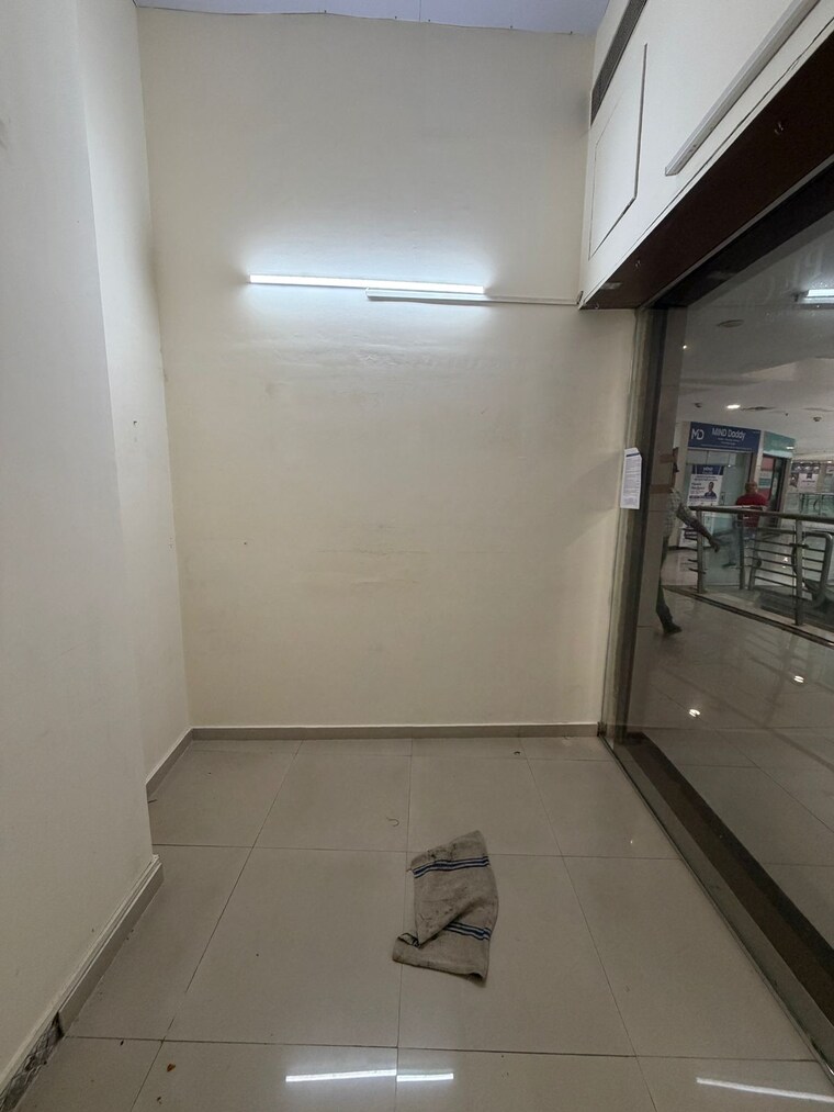 Team Area, rustomjee-eaze-zone-mall Commercial Office Space 144 Sq.Ft. In Malad West Mumbai 10229919