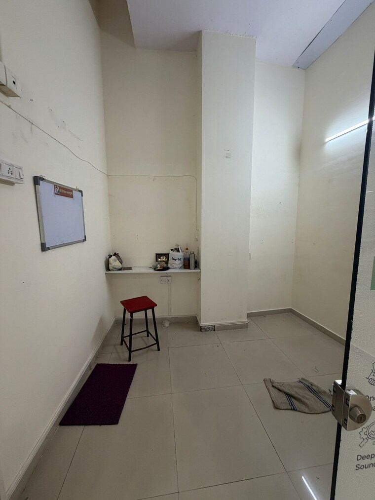 Team Area, rustomjee-eaze-zone-mall Commercial Office Space 144 Sq.Ft. In Malad West Mumbai 10229919