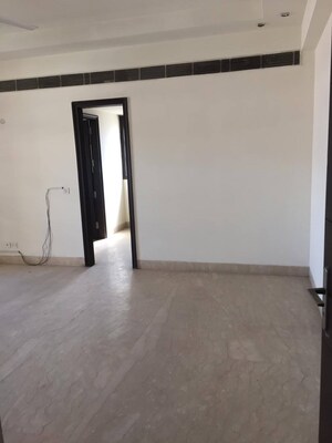 Room in  Apartment at Eros Royale Retreat II, Charmwood Village – for Rent