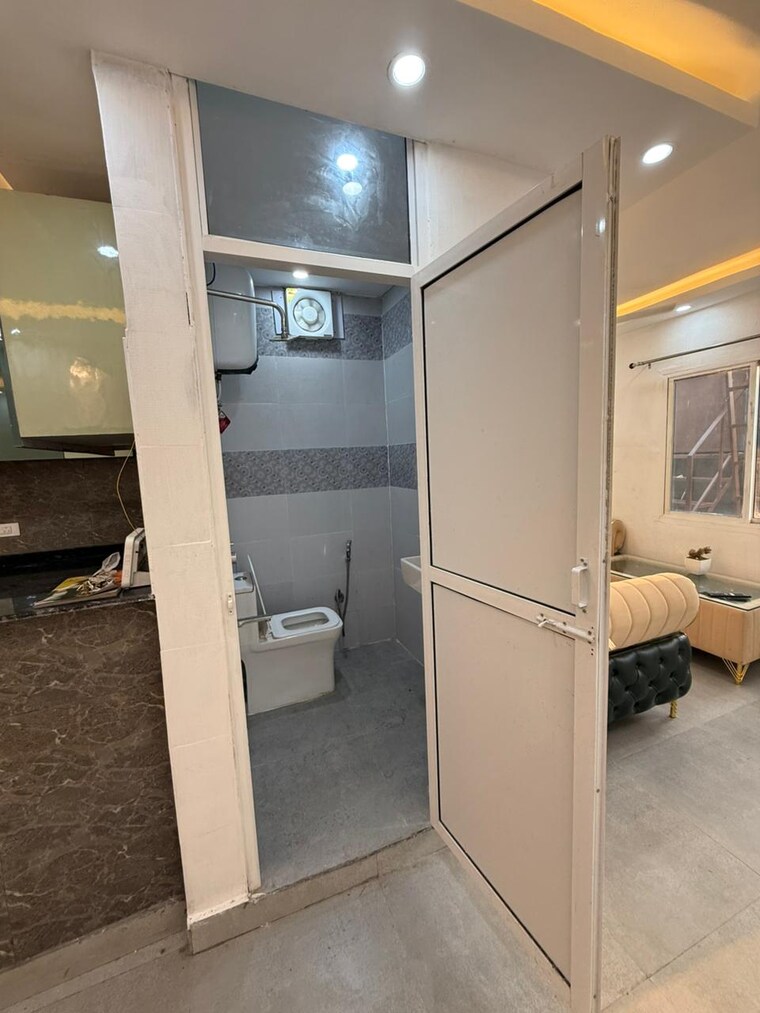 Kitchen, lajpat nagar 1 Bedroom 670 Sq.Ft. Builder Floor In Lajpat Nagar Delhi 10231308