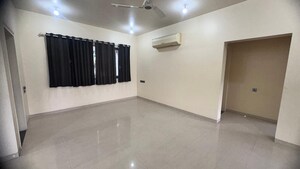 Room in 3.5 BHK Apartment at Landmark Garden, Kalyani Nagar – for Sale