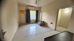 Room in 3.5 BHK Apartment at Landmark Garden, Kalyani Nagar – for Sale