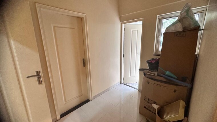 Bathroom, landmark-garden 3.5 Bedroom 2450 Sq.Ft. Apartment In Kalyani Nagar Pune 10231311