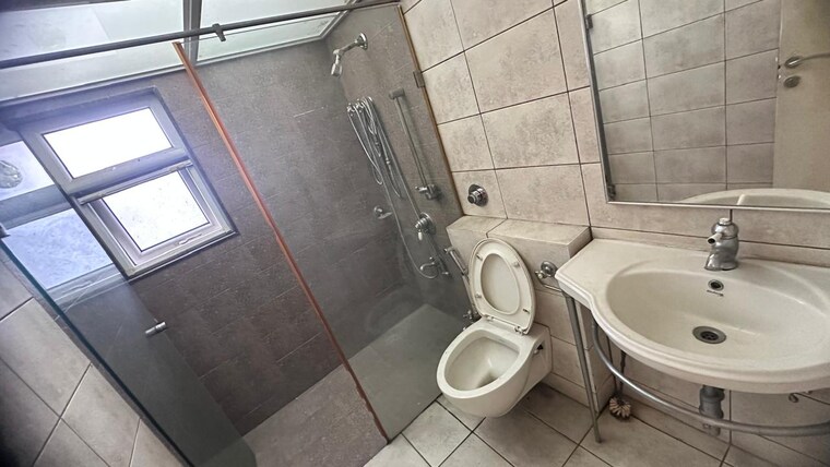 Bathroom, landmark-garden 3.5 Bedroom 2450 Sq.Ft. Apartment In Kalyani Nagar Pune 10231311