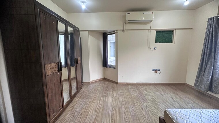 Room, landmark-garden 3.5 Bedroom 2450 Sq.Ft. Apartment In Kalyani Nagar Pune 10231311