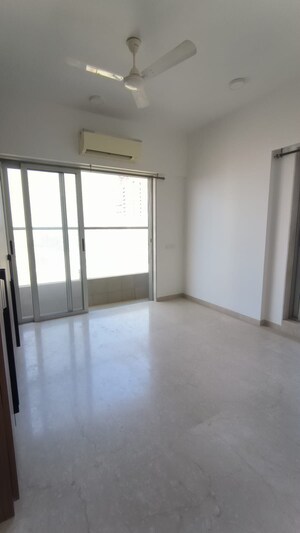 Room in 3 BHK Apartment at Suraj Tranquil Bay 1, Prabhadevi – for Rent