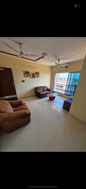 2 BHK Apartment For Rent in Royal Oasis, Malad West