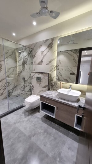 Kitchen in 3 BHK Builder Floor at DLF Atria, Dlf Phase ii – for Sale