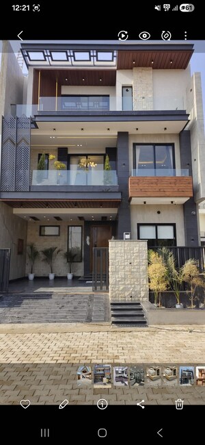 3 BHK Villa For Sale in Mulabagilu