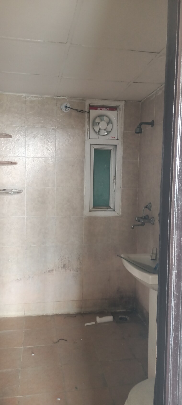 Bathroom, saviour-greenisle 2.5 Bedroom 1150 Sq.Ft. Apartment In Sain Vihar Ghaziabad 10238959