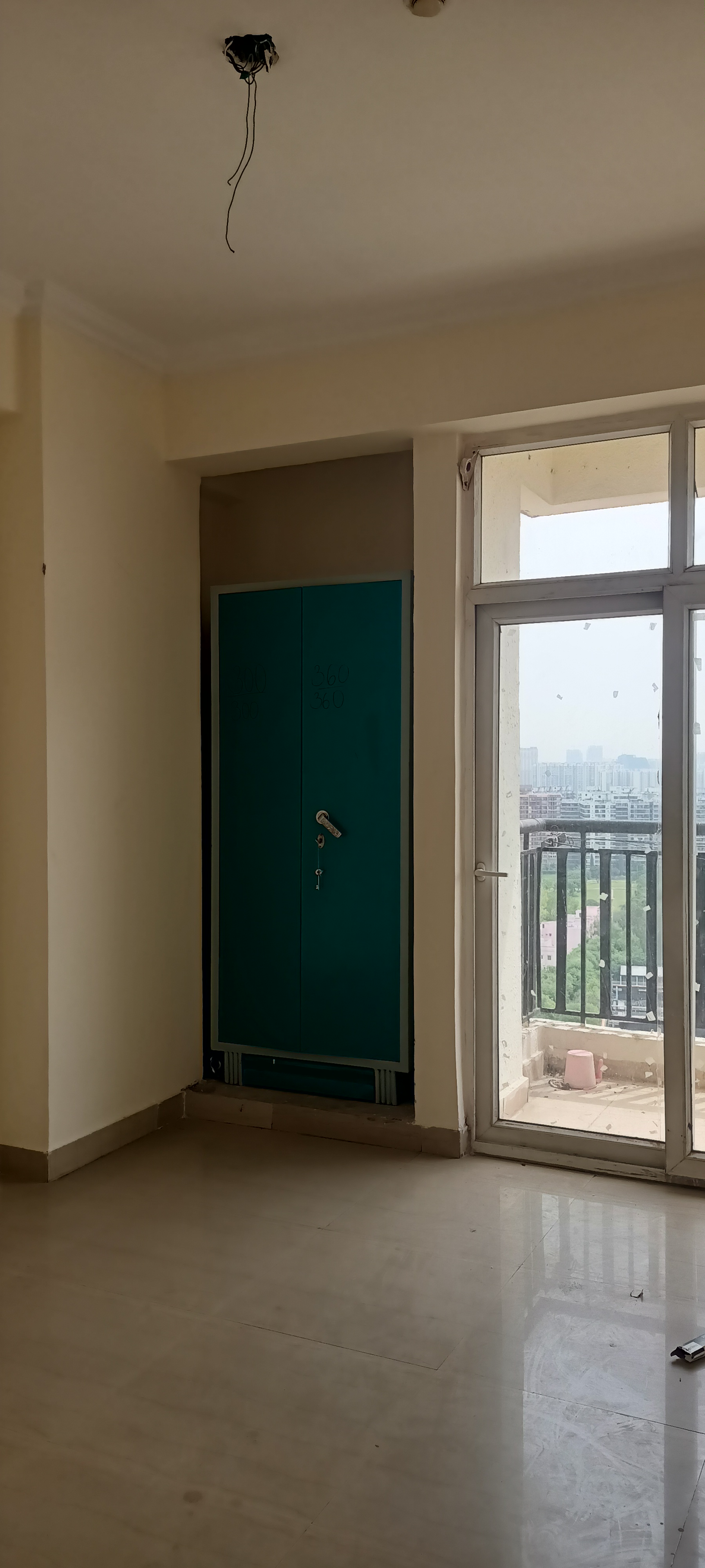 2.5 BHK + Servant Room Apartment For Rent in Saviour Greenisle