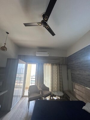Furnished Amenities in 1 BHK Apartment at Paramount Golfforeste, Zeta I Greater Noida – for Rent