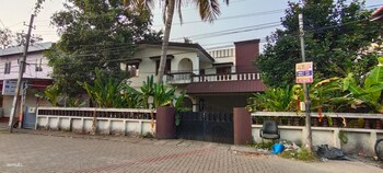 3 BHK Villa for Sale in Giri Nagar, Kochi