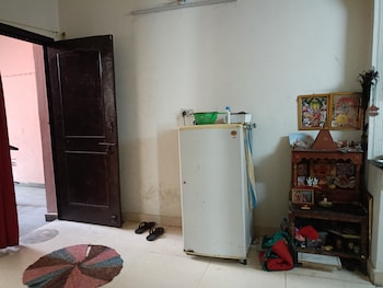 2 BHK Builder Floor for Sale in Laxman Vihar, Gurgaon