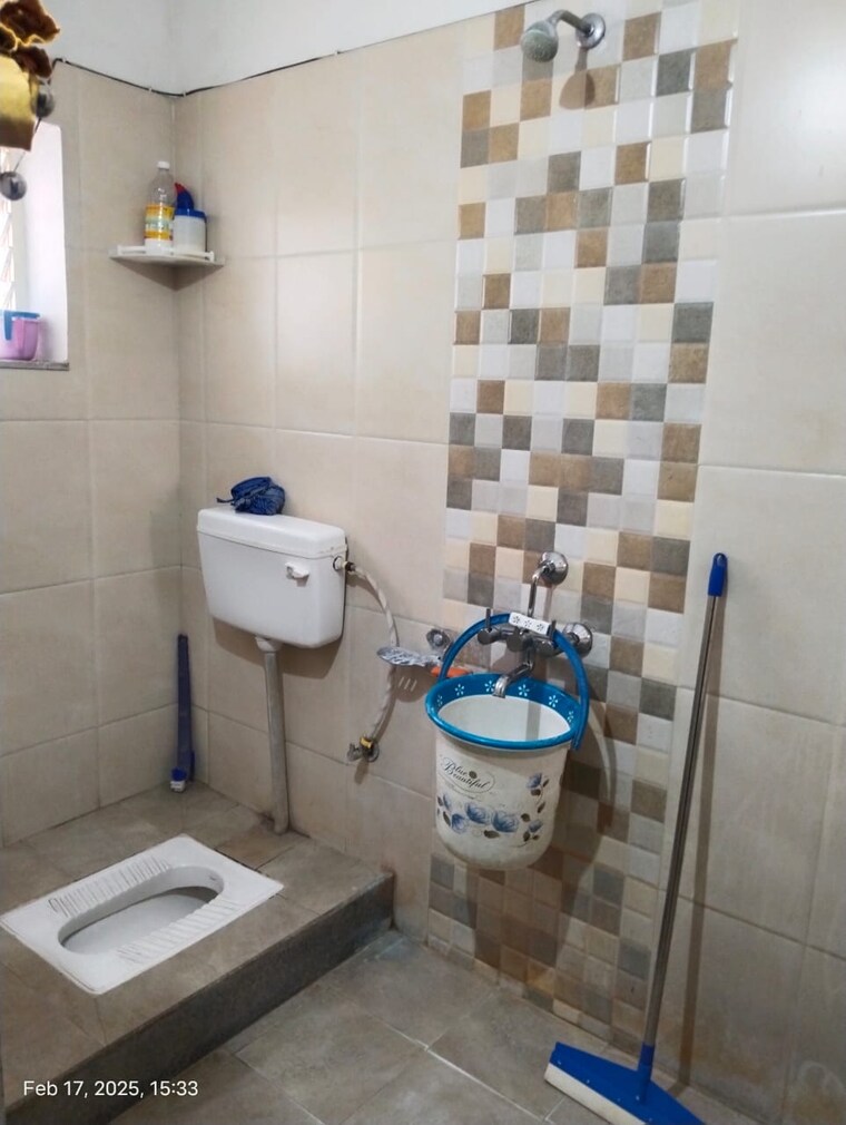 Bathroom, ip extension 2.5 Bedroom 867 Sq.Ft. Builder Floor In Ip Extension Delhi 10245658