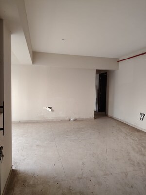 Room in 4 BHK Apartment at ND Palai Towers, Goregaon West – for Rent