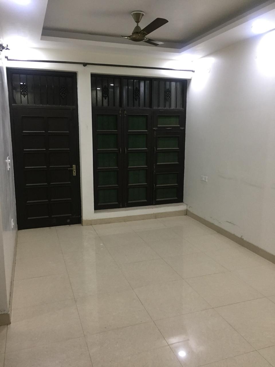 3 BHK + Servant Room Apartment For Sale in Lord Mahavira Apartment