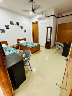 Pg For Rent in Sector 11