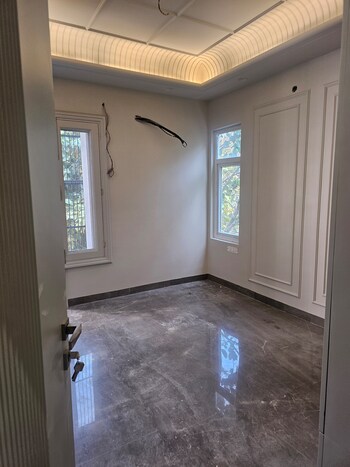 3 BHK Builder Floor for Rent in Anand Vihar, Delhi