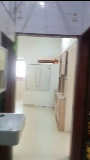 Room in 2 BHK Apartment at Ravi Krupa, Matunga East – for Rent
