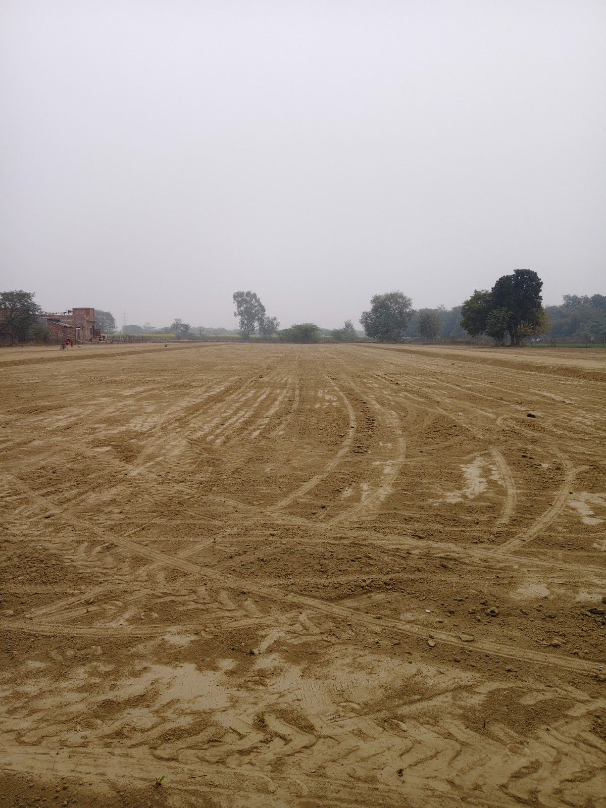 Plot For Sale in Jankipuram Extension