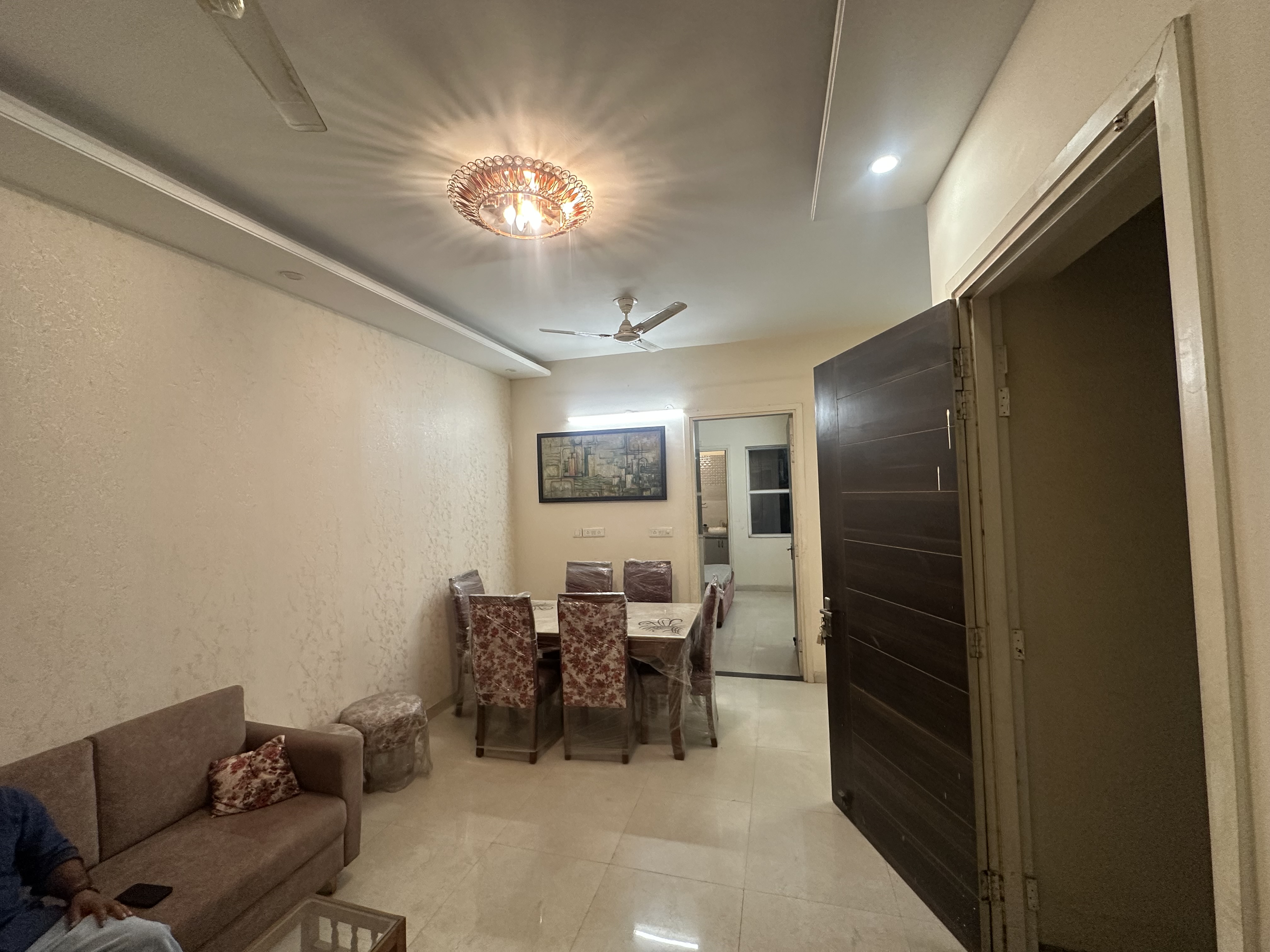 2 BHK Apartment For Sale in Vaneet Woodbury Homes