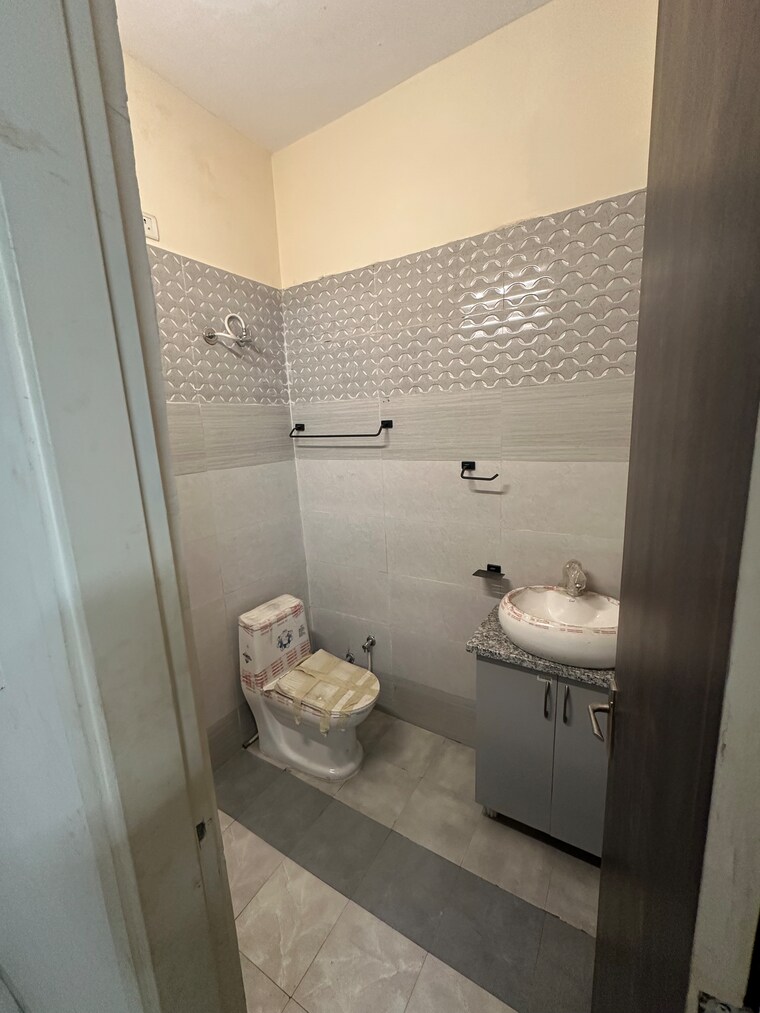 Washroom, vaneet-woodbury-homes 2 Bedroom 925 Sq.Ft. Apartment In Central Derabassi Chandigarh 10266225
