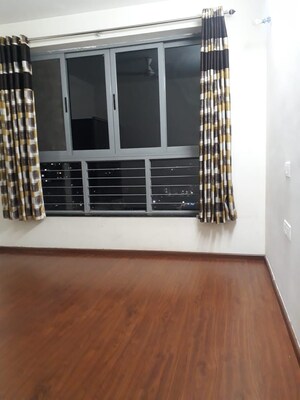 Room in 2 BHK Apartment at Majestique Towers, Kharadi – for Rent