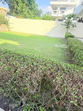 2 BHK House for Rent in Sector 105, Noida