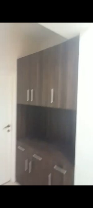 Furnished Amenities in 3 BHK Apartment at DLF Regal Gardens, Sector 90 – for Rent